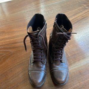 Steve Madden TROOPA 9.5 lace up and zip up boots